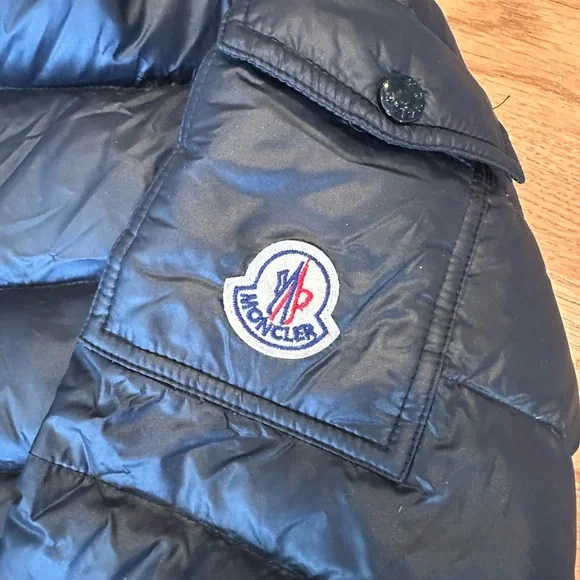 Black down filled puffer coat with removable hood - Picture 2 of 12